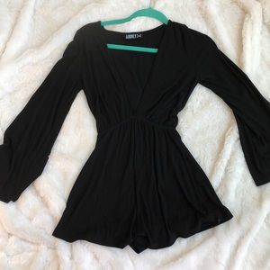 Audrey 3+1 deep v bell sleeve romper
